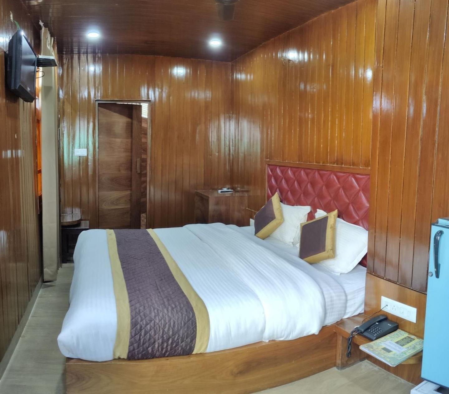 Hotel India House Dharamshala Exteriör bild