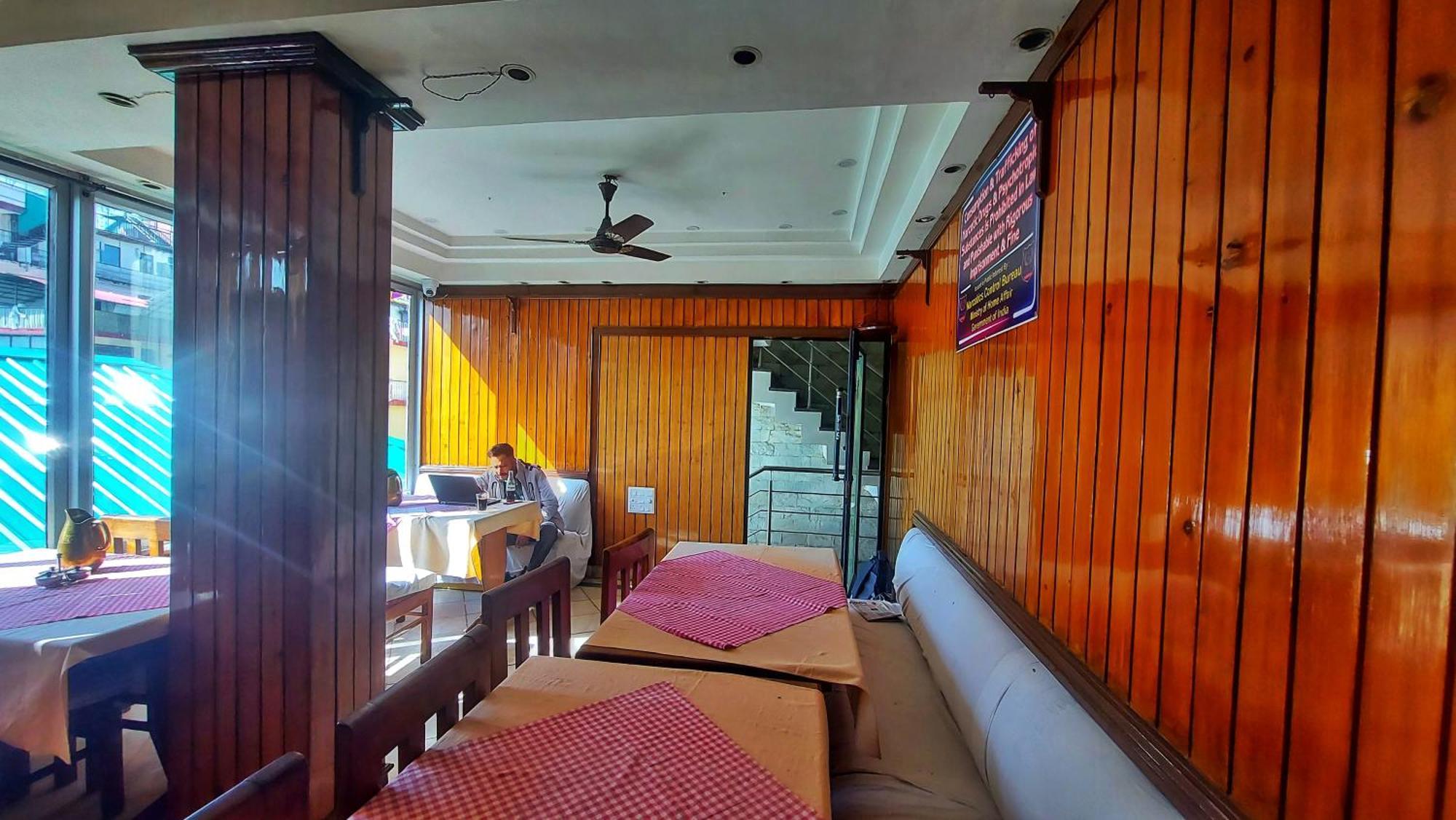 Hotel India House Dharamshala Exteriör bild